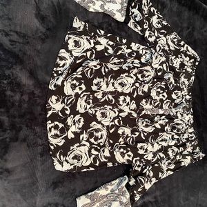 White House Black Market Women’s blouse